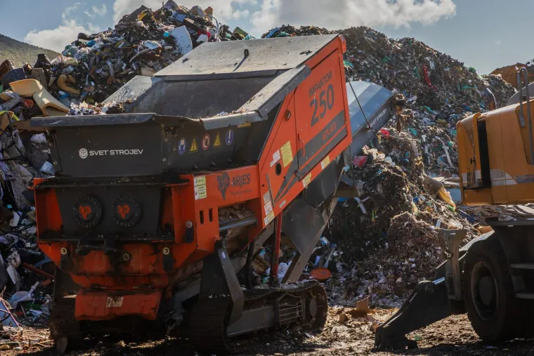 Kod Trogira uništeno 27 tona duhana i cigareta vrijednih 1,3 milijuna eura! 'Zbrinuli smo ih'