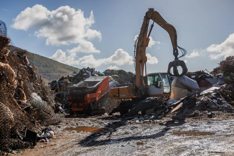 Kod Trogira uništeno 27 tona duhana i cigareta vrijednih 1,3 milijuna eura! 'Zbrinuli smo ih'