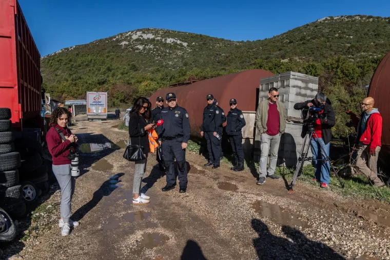 Kod Trogira uni&scaron;teno 27 tona duhana i cigareta vrijednih 1,3 milijuna eura! 'Zbrinuli smo ih'