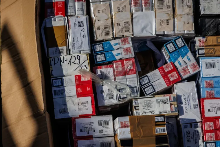 Kod Trogira uni&scaron;teno 27 tona duhana i cigareta vrijednih 1,3 milijuna eura! 'Zbrinuli smo ih'