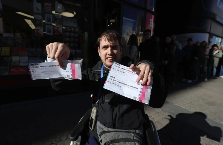 Ludnica za Thompsonom: Redovi u Zadru i Zagrebu kilometarski zbog ulaznica