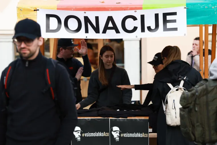 Slovenija na nogama! Prepune ulice Novog Mesta zbog smrti Ale&scaron;a &Scaron;utara, pogledajte prizore