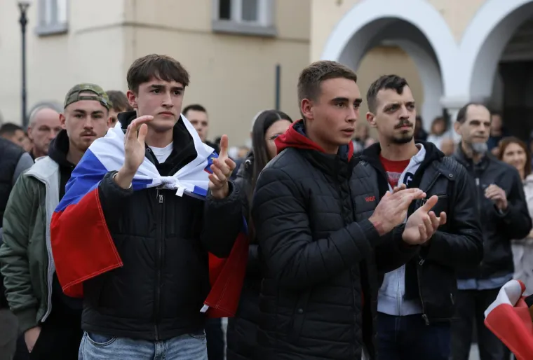 Slovenija na nogama! Prepune ulice Novog Mesta zbog smrti Ale&scaron;a &Scaron;utara, pogledajte prizore