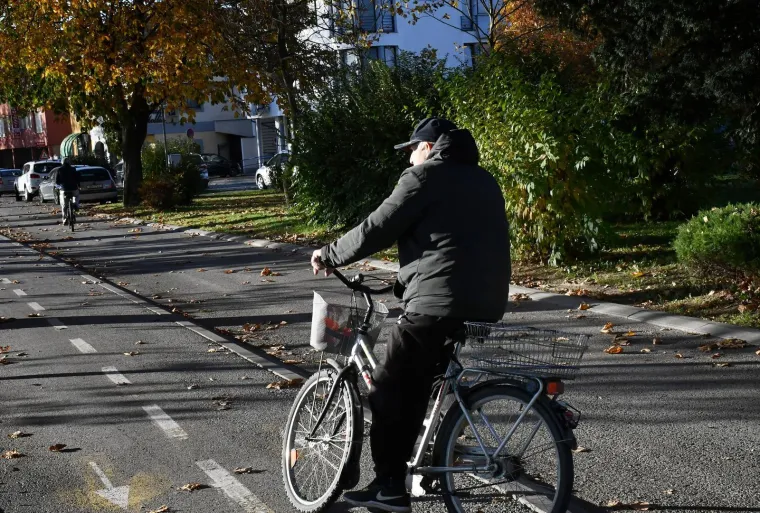 Dvije plavu&scaron;e privukle sve poglede u opu&scaron;tenoj &scaron;etnji uz Savu: Pogledajte atmosferu
