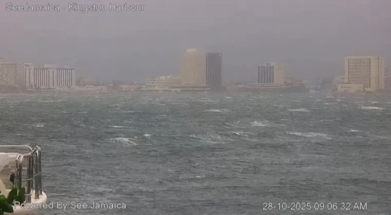 Vjetrovi od 300 kilometara na sat poharali Jamajku: Pogledajte posljedice razorne Melisse