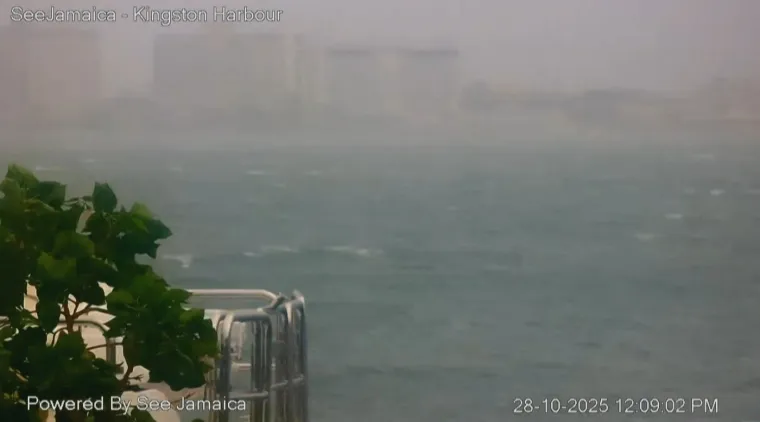 Vjetrovi od 300 kilometara na sat poharali Jamajku: Pogledajte posljedice razorne Melisse