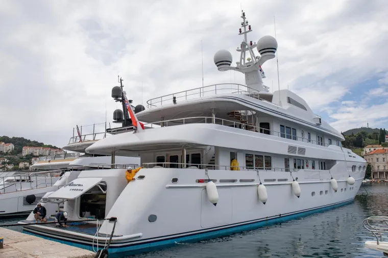 Bernie Ecclestone se rije&scaron;io jahte u Hrvatskoj: Pogledajte kako izgleda milijunska grdosija