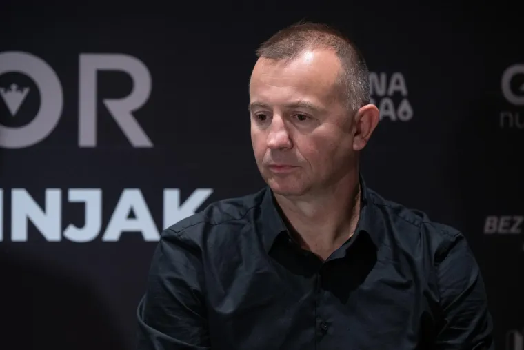 Hrvatski nokauter održao pressicu na kojoj su svi gledali detalj na desnoj šaci