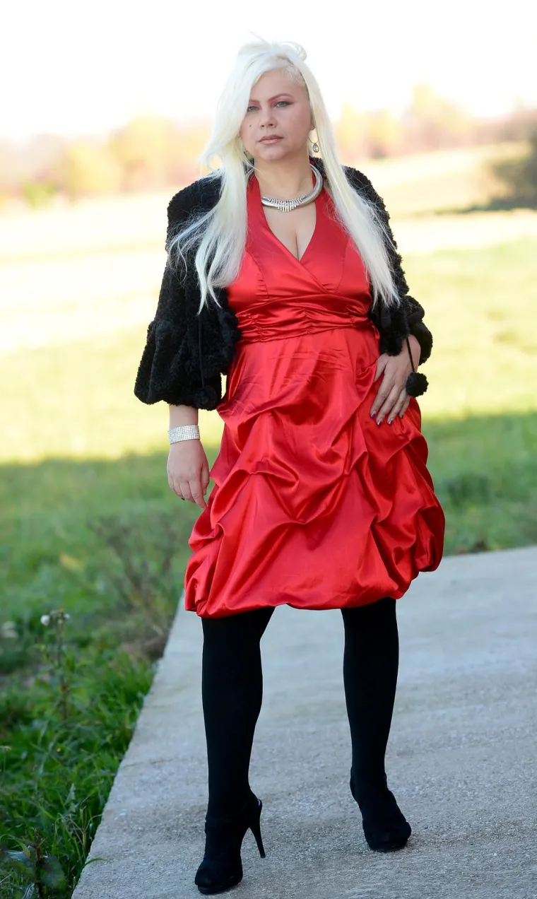 Nikita 90-ih furala rokerski stil: Ovo je ona danas, na starim fotografijama neprepoznatljiva