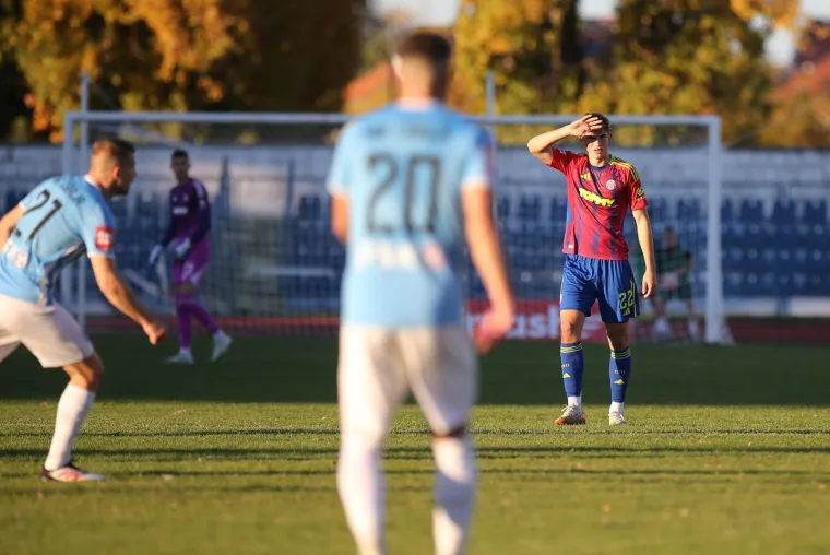 Rat na terenu i na trbinima! Ultrasi nadglasali Torcidu i poslali poruku koja je razgalila Hrvate