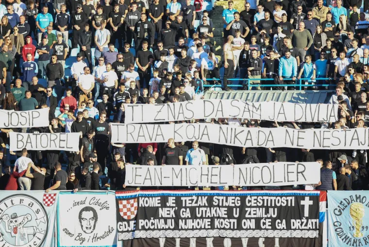 Rat na terenu i na trbinima! Ultrasi nadglasali Torcidu i poslali poruku koja je razgalila Hrvate