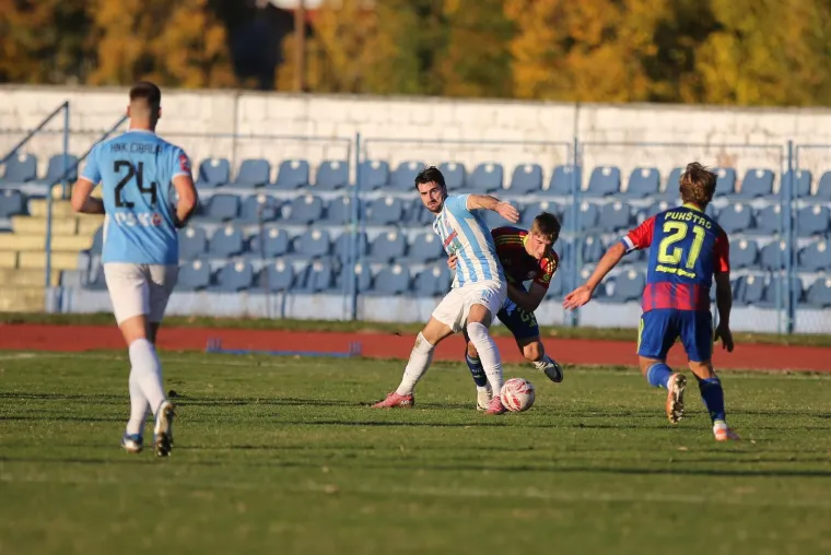 Rat na terenu i na trbinima! Ultrasi nadglasali Torcidu i poslali poruku koja je razgalila Hrvate