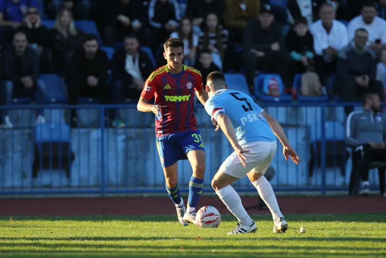 Rat na terenu i na trbinima! Ultrasi nadglasali Torcidu i poslali poruku koja je razgalila Hrvate