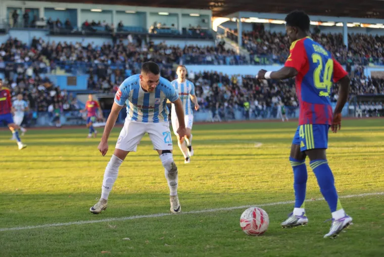 Rat na terenu i na trbinima! Ultrasi nadglasali Torcidu i poslali poruku koja je razgalila Hrvate