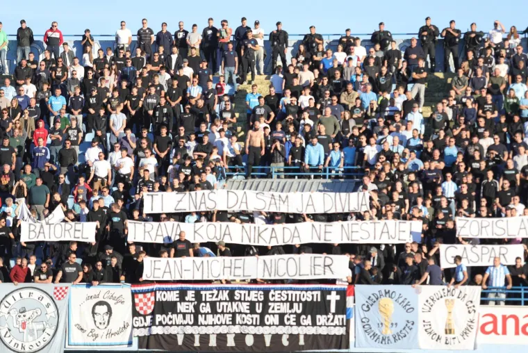 Rat na terenu i na trbinima! Ultrasi nadglasali Torcidu i poslali poruku koja je razgalila Hrvate