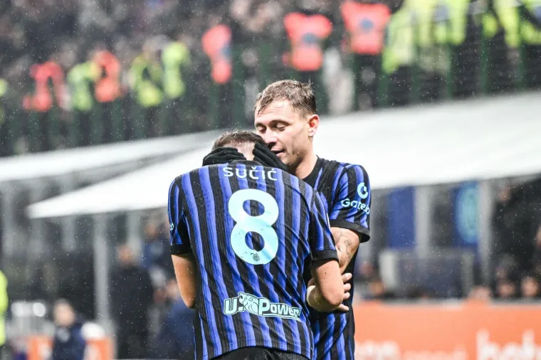 Pogledajte samo tu sreću! Sučić zabio prvijenac, ali sve zanima koga je pozdravljao na tribinama