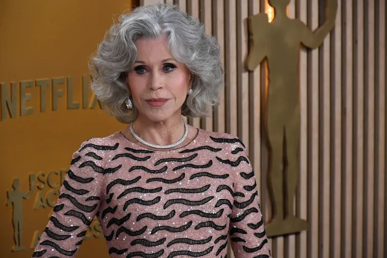 Je li ovo najljep&scaron;a baka na svijetu? Vjerovali ili ne, Jane Fonda ima 87 godina