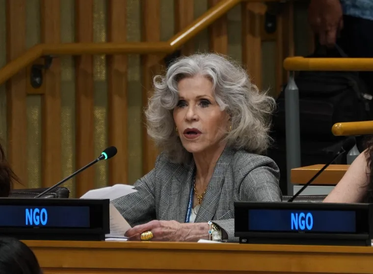 Je li ovo najljep&scaron;a baka na svijetu? Vjerovali ili ne, Jane Fonda ima 87 godina