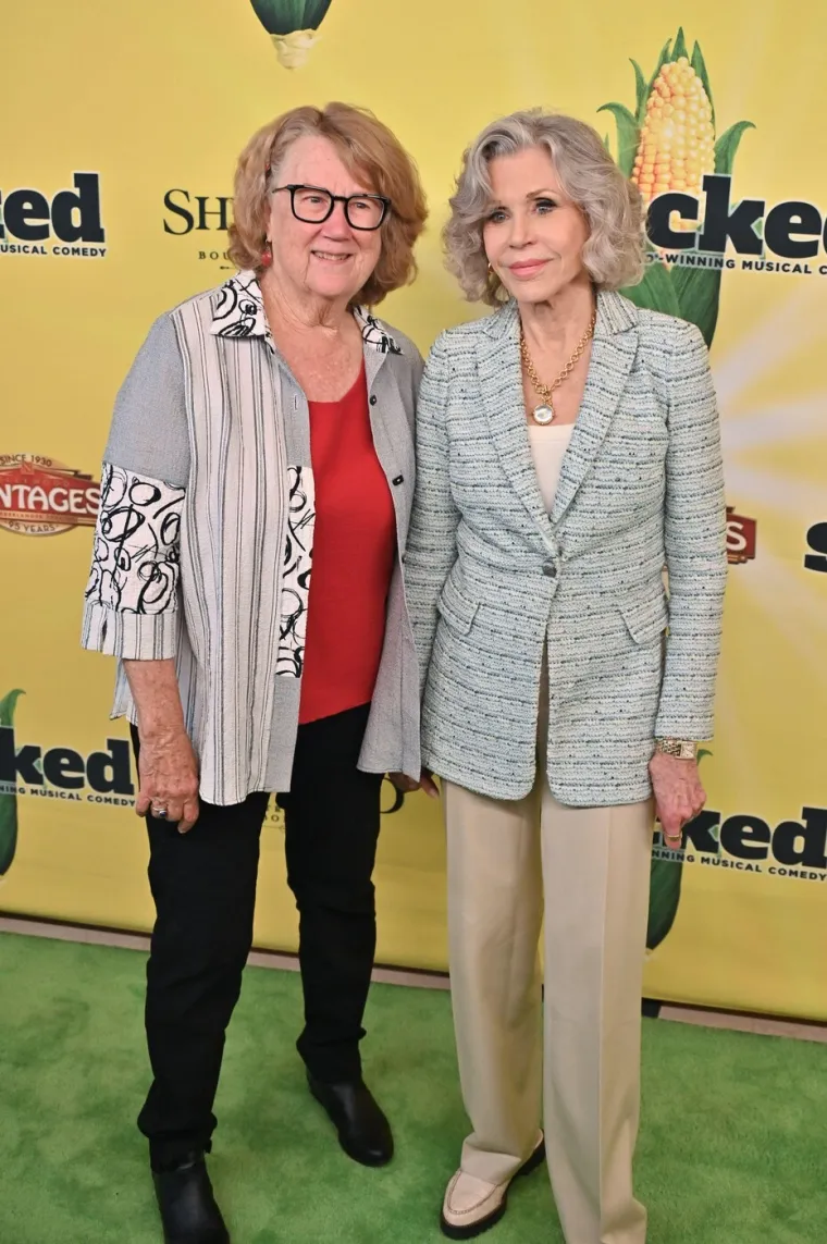 Je li ovo najljep&scaron;a baka na svijetu? Vjerovali ili ne, Jane Fonda ima 87 godina