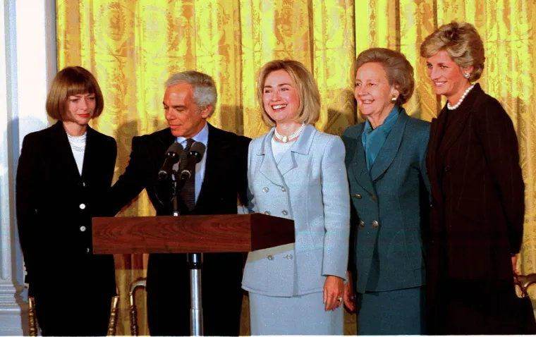 Svi ju znaju kao strogu urednicu Voguea, a pogledajte kako je izgledala u mladim danima