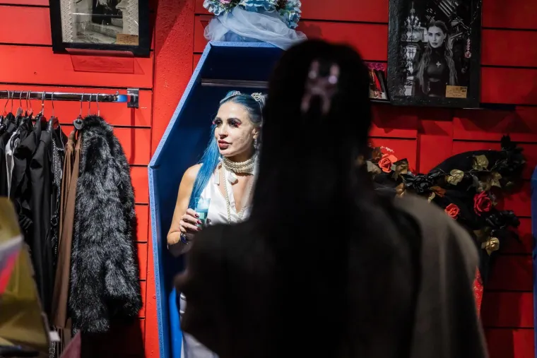 Noć vještica u Splitu: Vampirica Olja Einfalt otvorila muzej pun mistike, humora i adrenalina