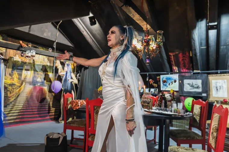 Noć vještica u Splitu: Vampirica Olja Einfalt otvorila muzej pun mistike, humora i adrenalina