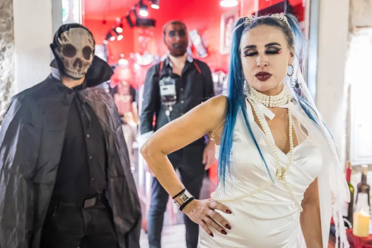 Noć vještica u Splitu: Vampirica Olja Einfalt otvorila muzej pun mistike, humora i adrenalina