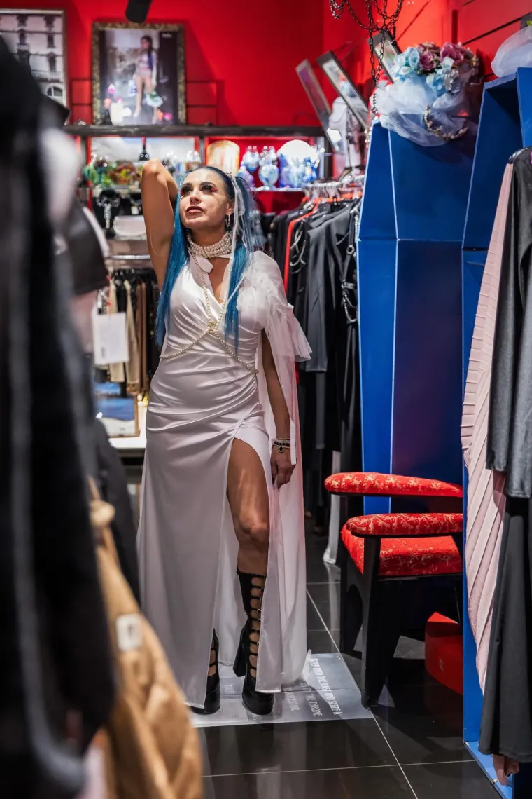 Noć vještica u Splitu: Vampirica Olja Einfalt otvorila muzej pun mistike, humora i adrenalina