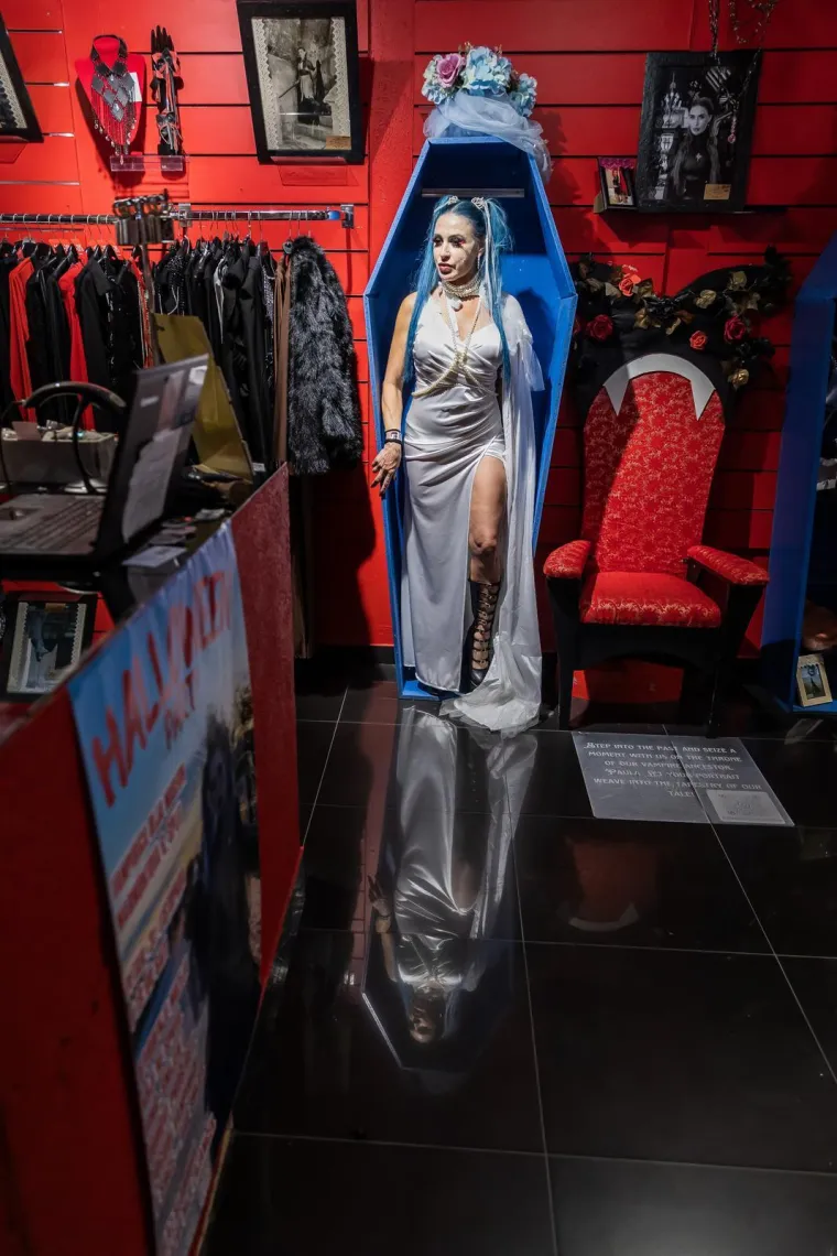 Noć vje&scaron;tica u Splitu: Vampirica Olja Einfalt otvorila muzej pun mistike, humora i adrenalina