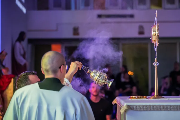 Klanjanjem odgovorili na Noć vje&scaron;tica, jutros ponovno molitelji na trgovima