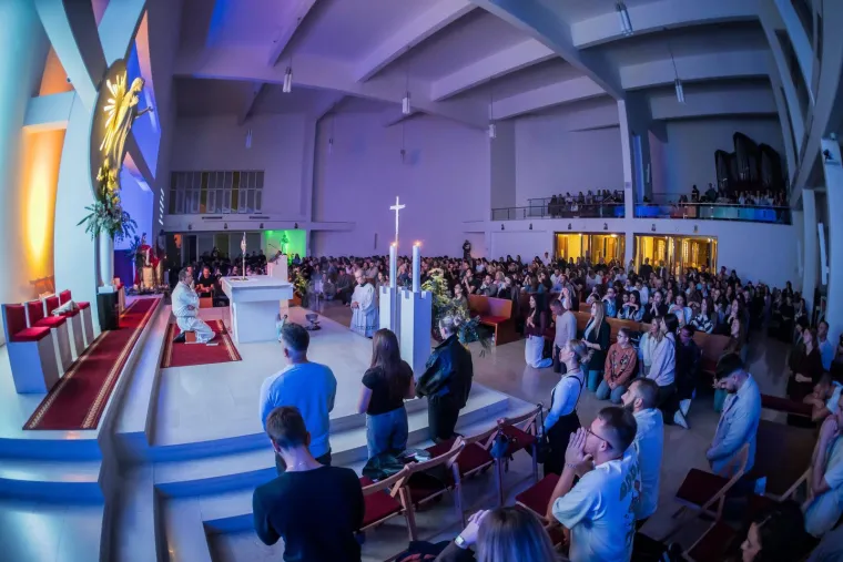 Klanjanjem odgovorili na Noć vje&scaron;tica, jutros ponovno molitelji na trgovima