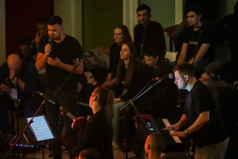 Klanjanjem odgovorili na Noć vje&scaron;tica, jutros ponovno molitelji na trgovima