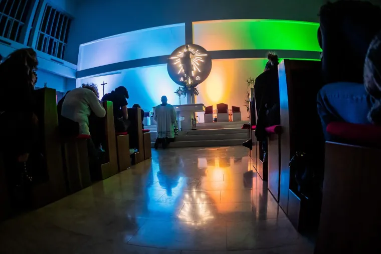 Klanjanjem odgovorili na Noć vje&scaron;tica, jutros ponovno molitelji na trgovima