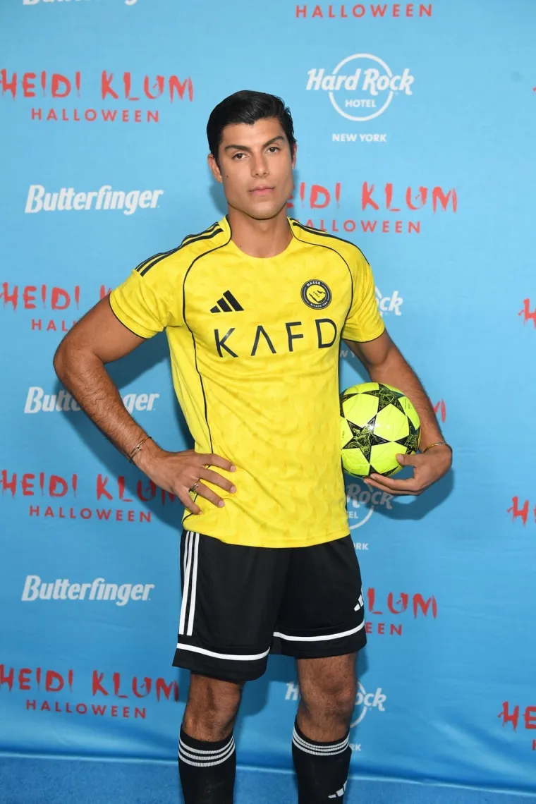 Zečice, dekoltei, perje, lateks... Ovo su najluđi trenuci sa zabave Heidi Klum