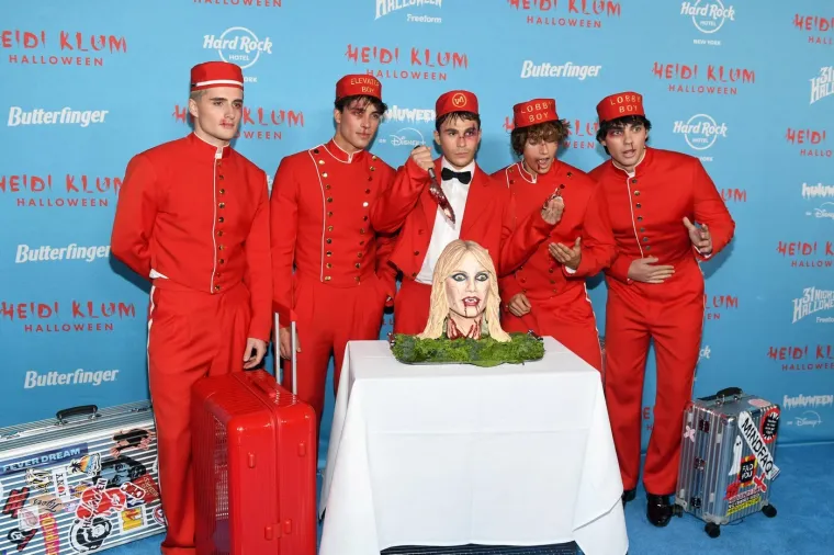 Zečice, dekoltei, perje, lateks... Ovo su najluđi trenuci sa zabave Heidi Klum