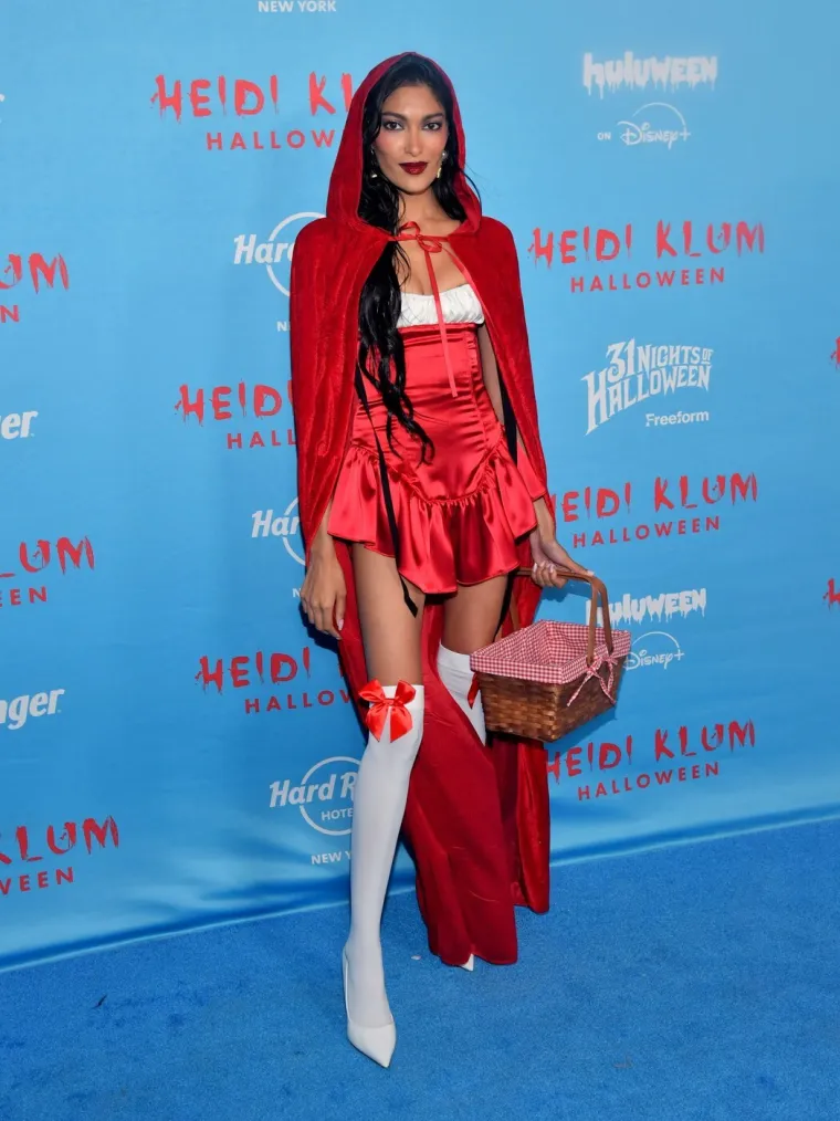 Zečice, dekoltei, perje, lateks... Ovo su najluđi trenuci sa zabave Heidi Klum