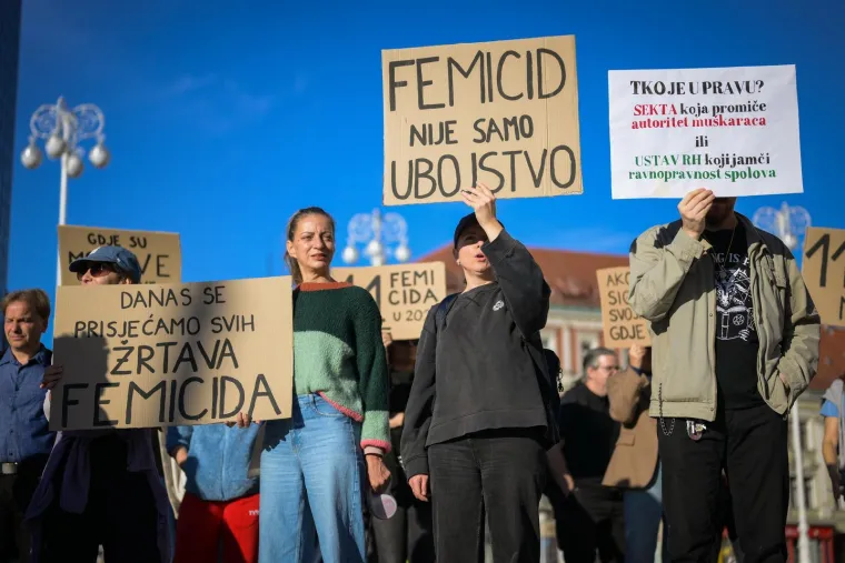 Klanjanjem odgovorili na Noć vje&scaron;tica, jutros ponovno molitelji na trgovima