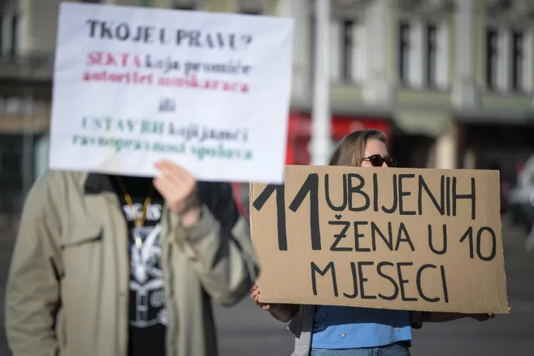 Klanjanjem odgovorili na Noć vje&scaron;tica, jutros ponovno molitelji na trgovima