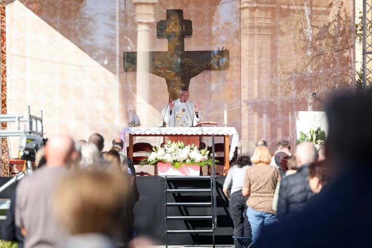 Nogometna lopta za Ćiru i bijeli buketi za Dražena Petrovića. Bandić i dalje bez spomenika