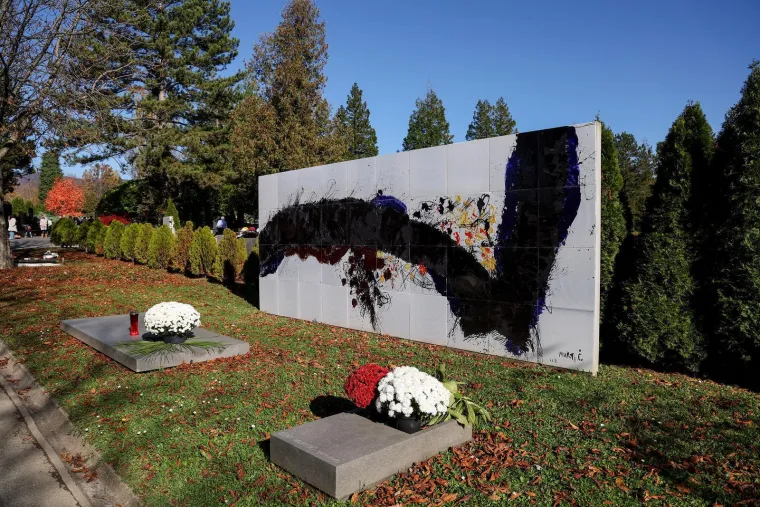 Nogometna lopta za Ćiru i bijeli buketi za Dražena Petrovića. Bandić i dalje bez spomenika