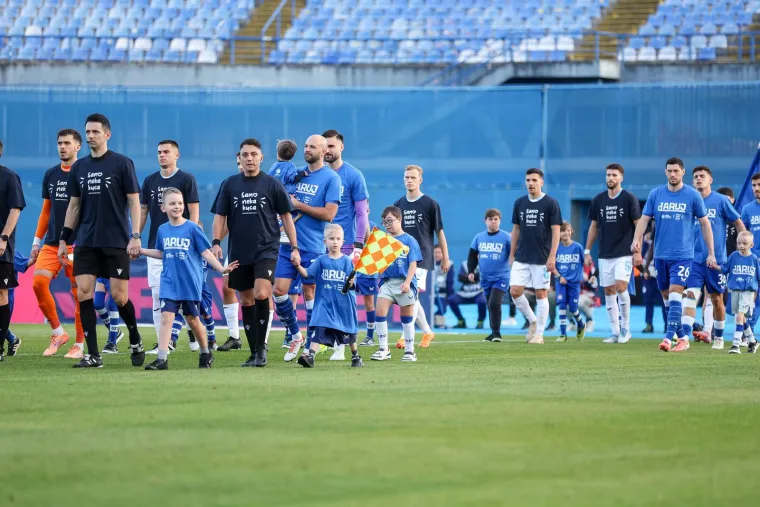 Srčana akcija na Maksimiru: Igrači Dinama i Rijeke razveselili mali&scaron;ane s 'nevidljivim' stanjem