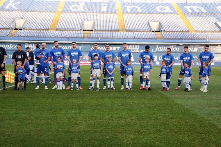 Srčana akcija na Maksimiru: Igrači Dinama i Rijeke razveselili mali&scaron;ane s 'nevidljivim' stanjem