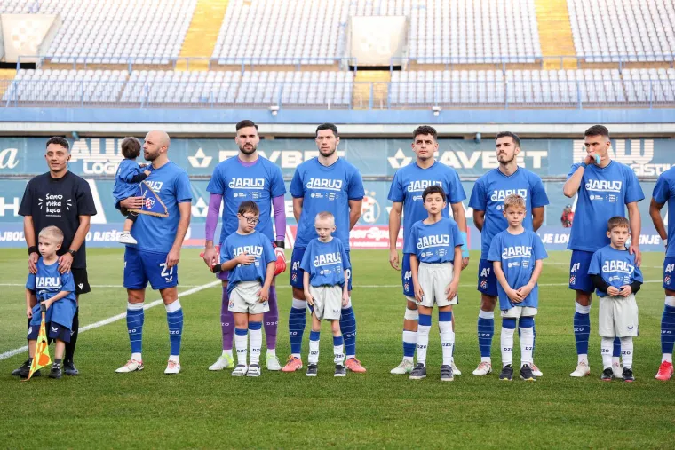 Srčana akcija na Maksimiru: Igrači Dinama i Rijeke razveselili mali&scaron;ane s 'nevidljivim' stanjem