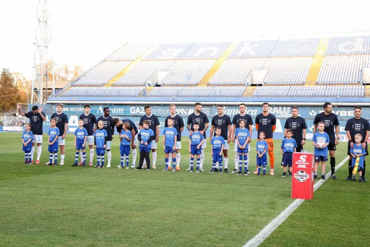 Srčana akcija na Maksimiru: Igrači Dinama i Rijeke razveselili mali&scaron;ane s 'nevidljivim' stanjem