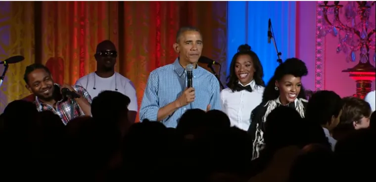 Odbacila očevo prezime i promijenila život: Malia Obama više ne nalikuje slatkici koju pamtimo