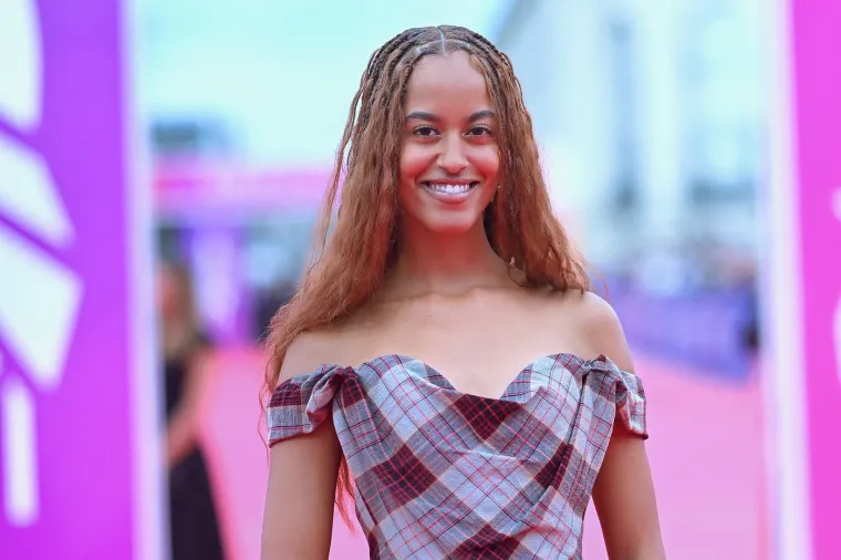 Odbacila očevo prezime i promijenila život: Malia Obama vi&scaron;e ne nalikuje slatkici koju pamtimo