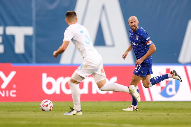 Pogledajte kaos! Kapetan Dinama dijelio šamare, a nije dobio crveni: Pala su dva igrača Rijeke