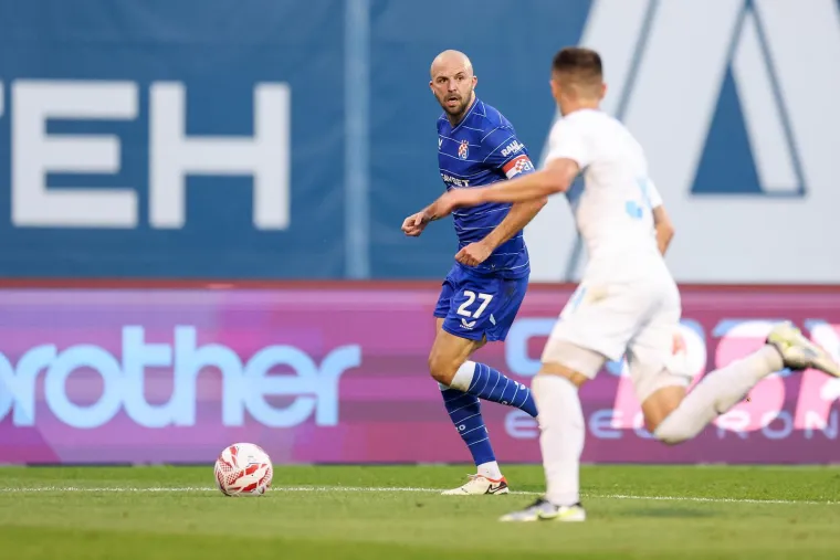 Pogledajte kaos! Kapetan Dinama dijelio šamare, a nije dobio crveni: Pala su dva igrača Rijeke