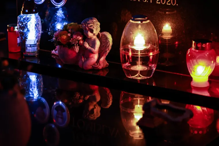 Dirljivi prizori s groblja diljem Hrvatske i tisuće plamenova za one koji žive u srcima