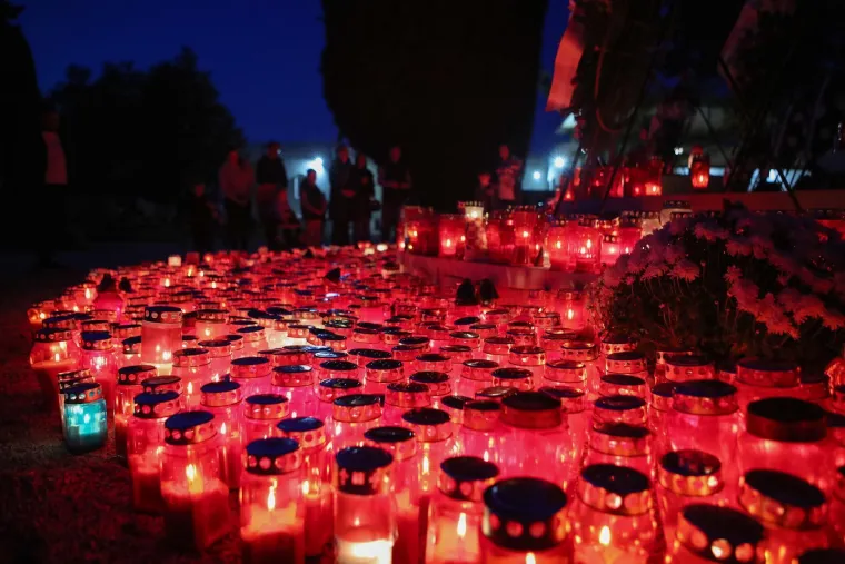 Dirljivi prizori s groblja diljem Hrvatske i tisuće plamenova za one koji žive u srcima